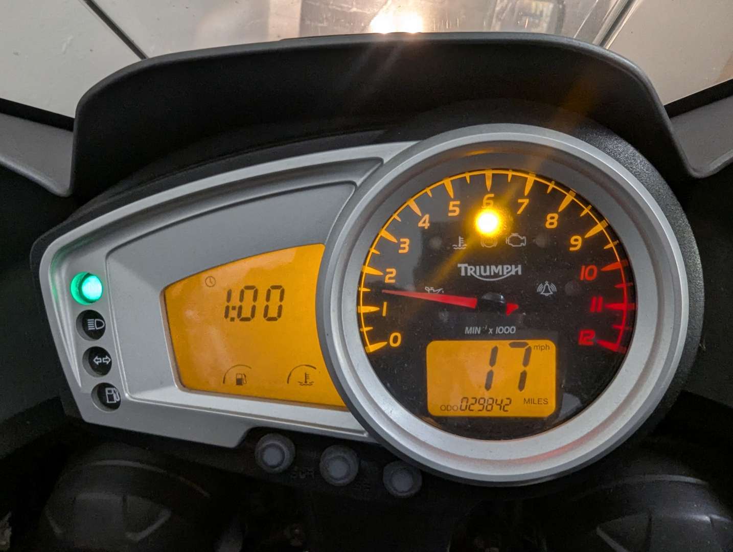<p>2010 TRIUMPH TIGER 1050 ABS</p>