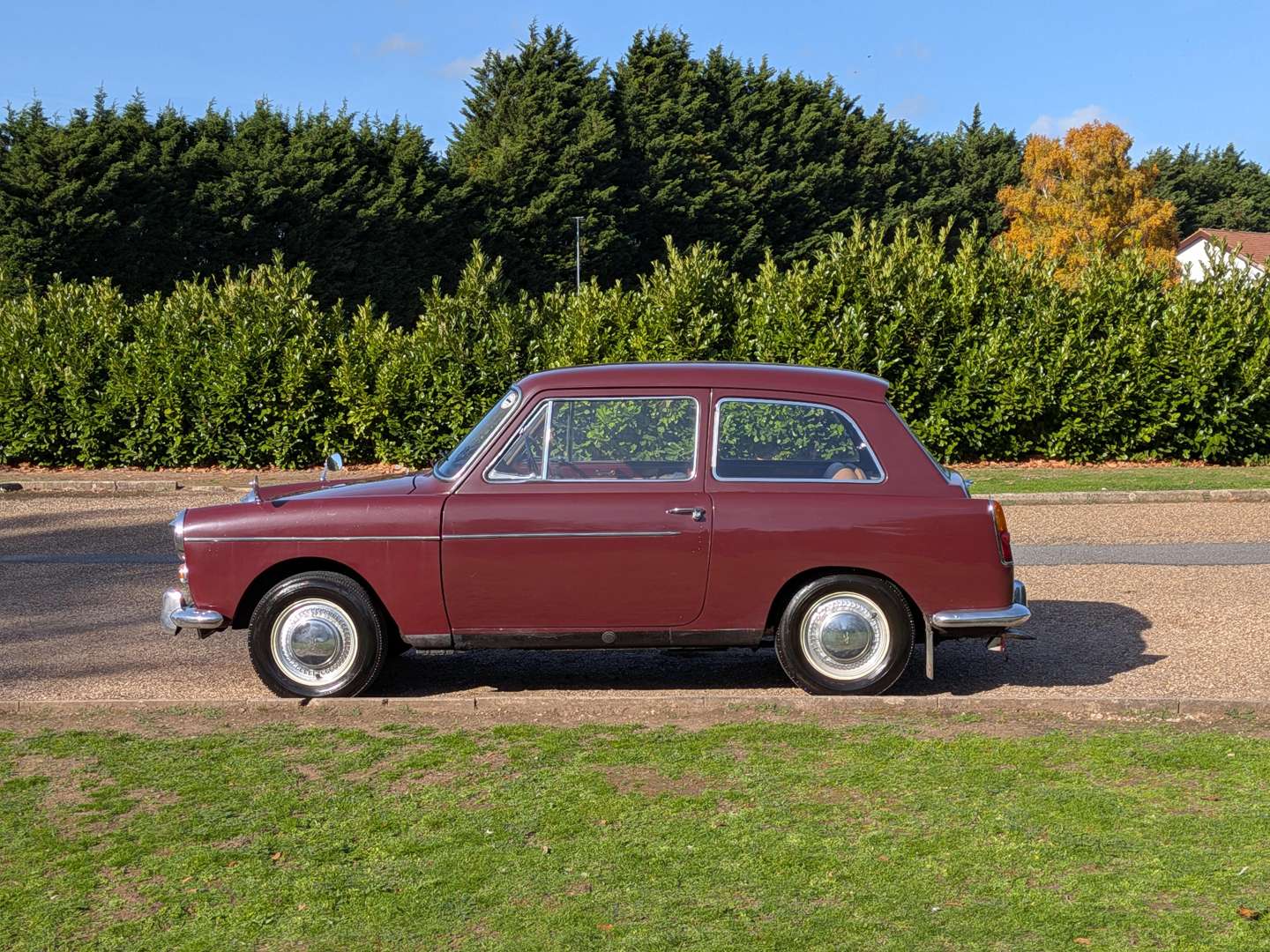 <p>1966 AUSTIN A40 FARINA</p>