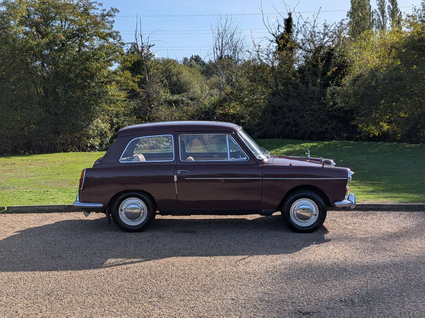 <p>1966 AUSTIN A40 FARINA</p>