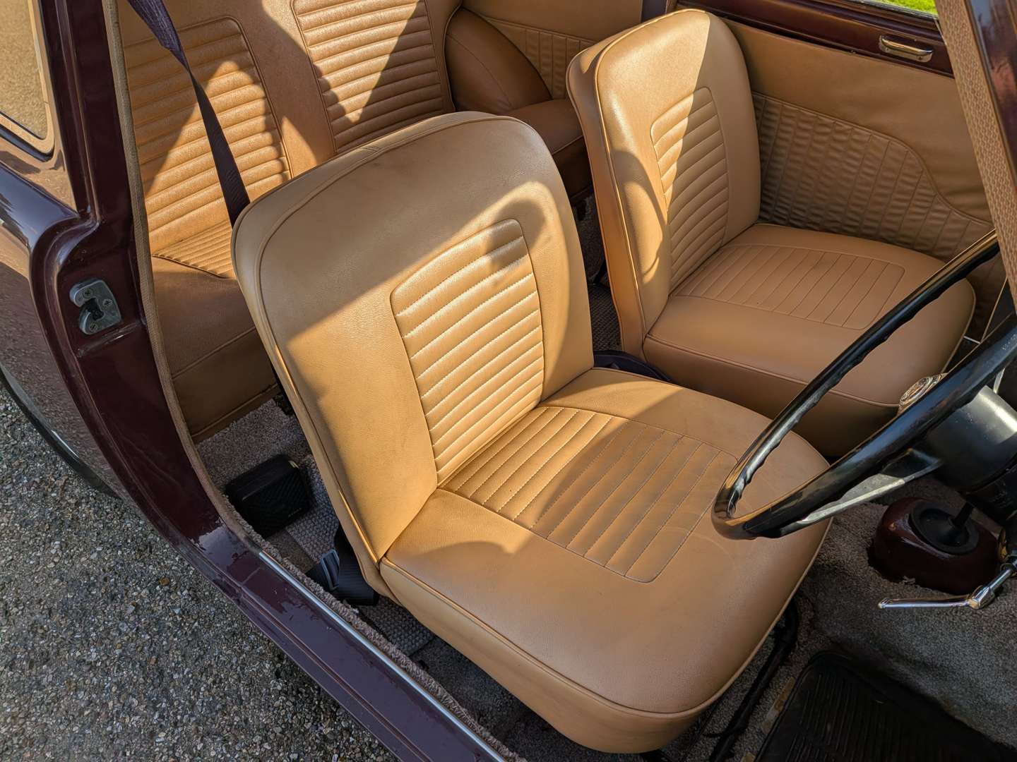 <p>1966 AUSTIN A40 FARINA</p>