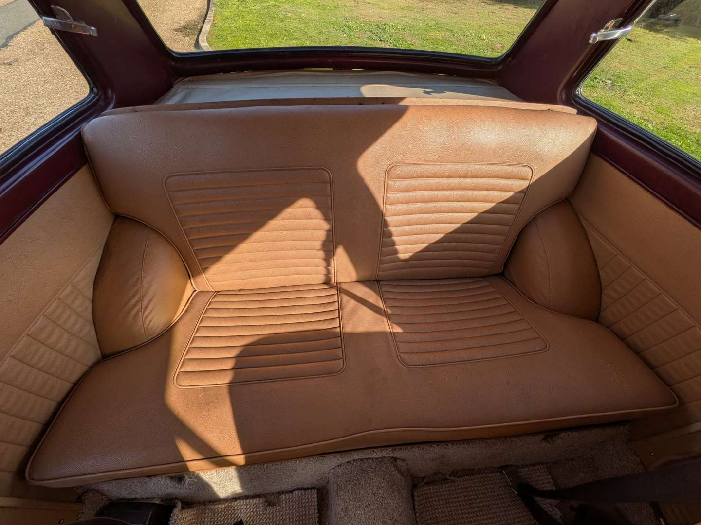 <p>1966 AUSTIN A40 FARINA</p>
