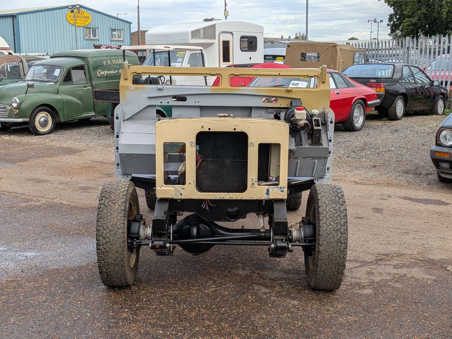 <p>1977 LAND ROVER SANTANA LHD</p>