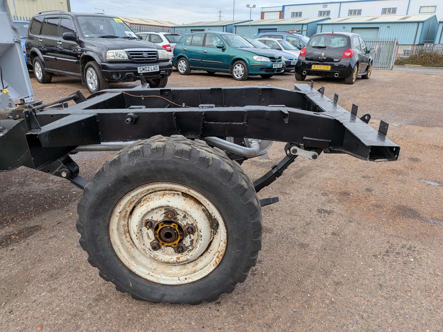 <p>1977 LAND ROVER SANTANA LHD</p>
