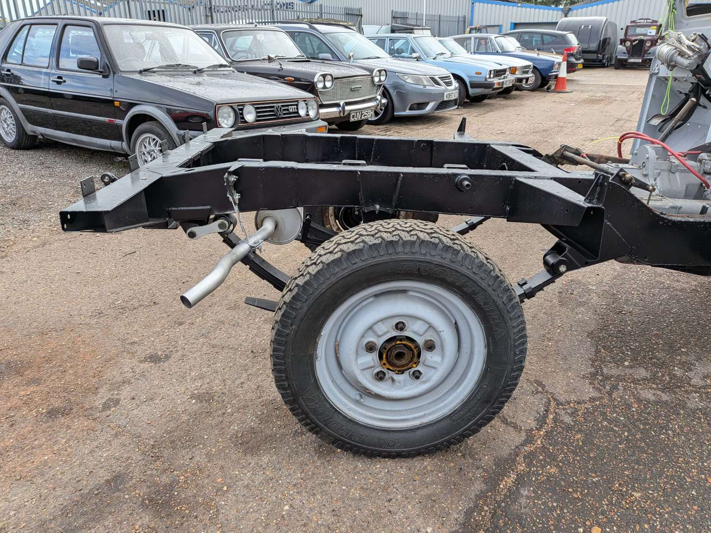 <p>1977 LAND ROVER SANTANA LHD</p>