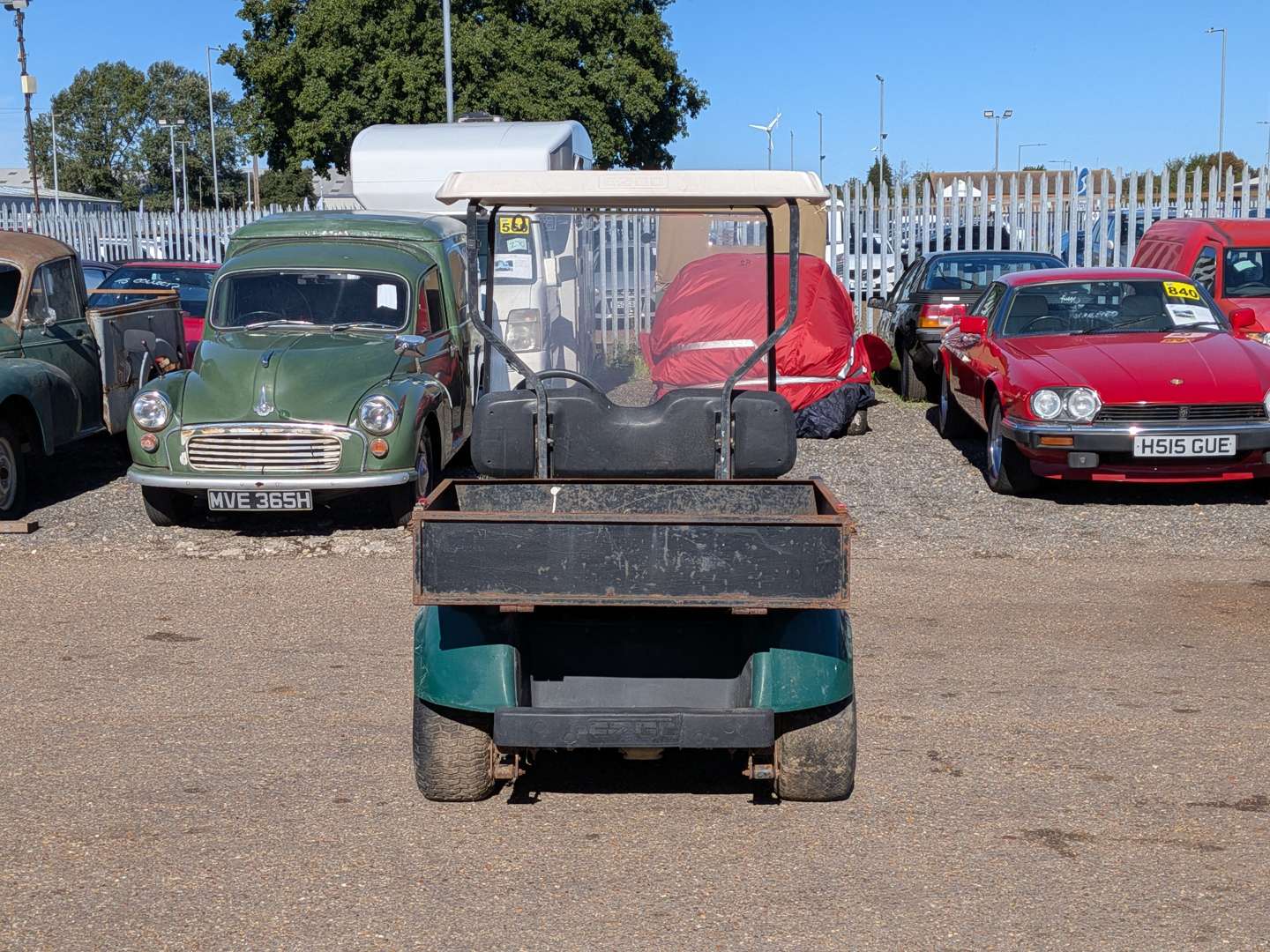 <p>CIRCA 1990 GOLF BUGGY EZGO</p>