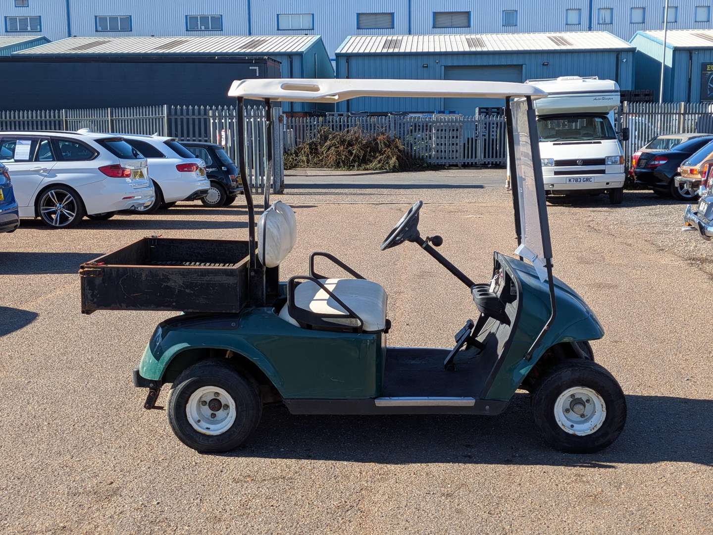 <p>CIRCA 1990 GOLF BUGGY EZGO</p>