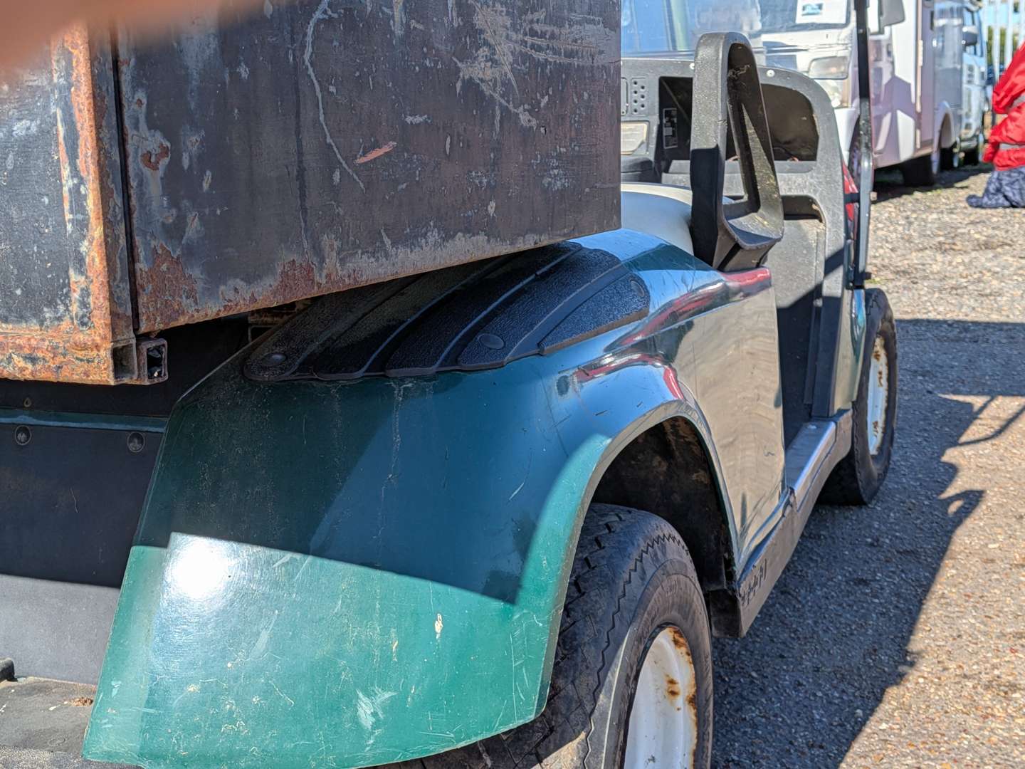 <p>CIRCA 1990 GOLF BUGGY EZGO</p>