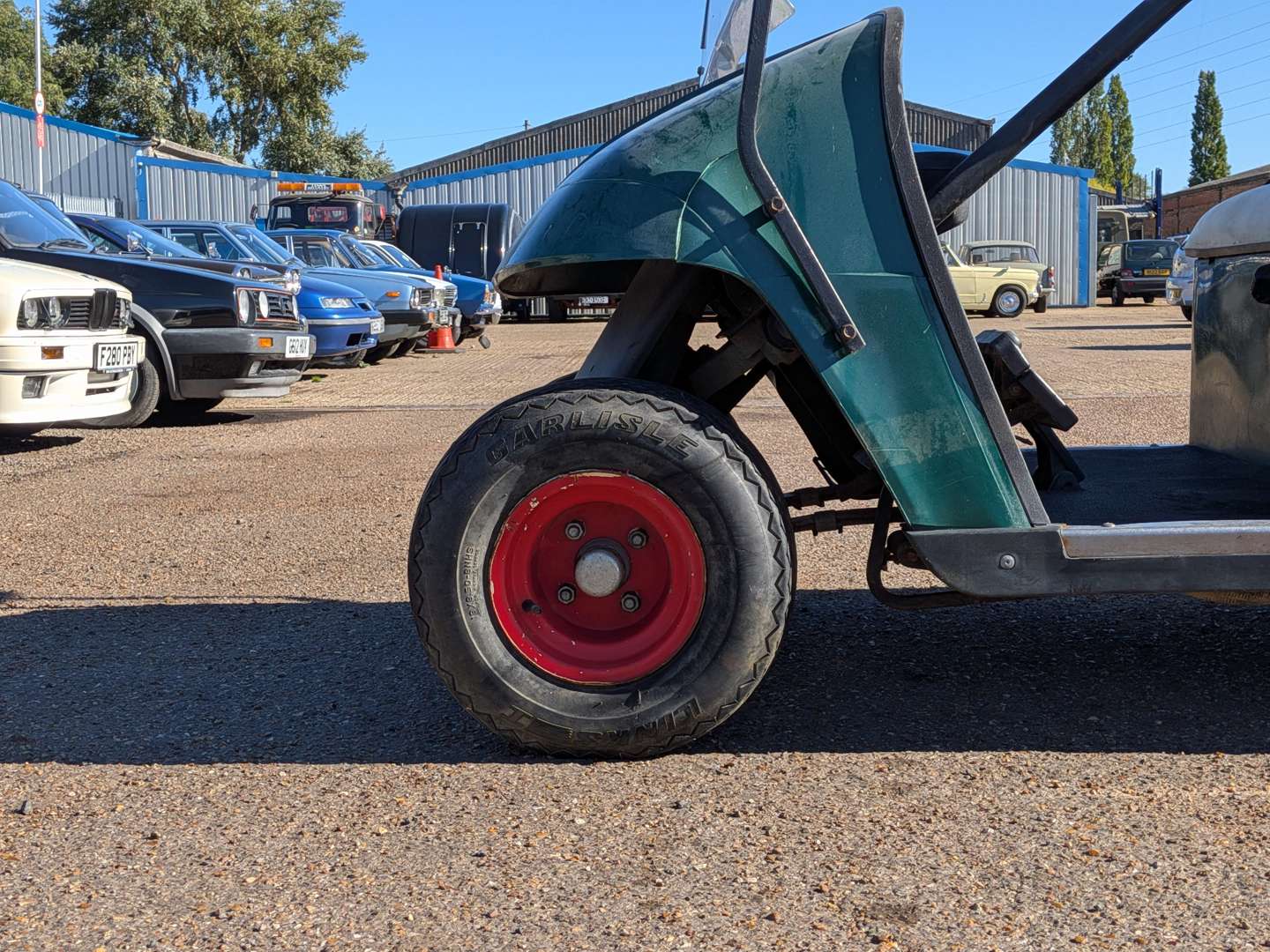 <p>CIRCA 1990 GOLF BUGGY EZGO</p>