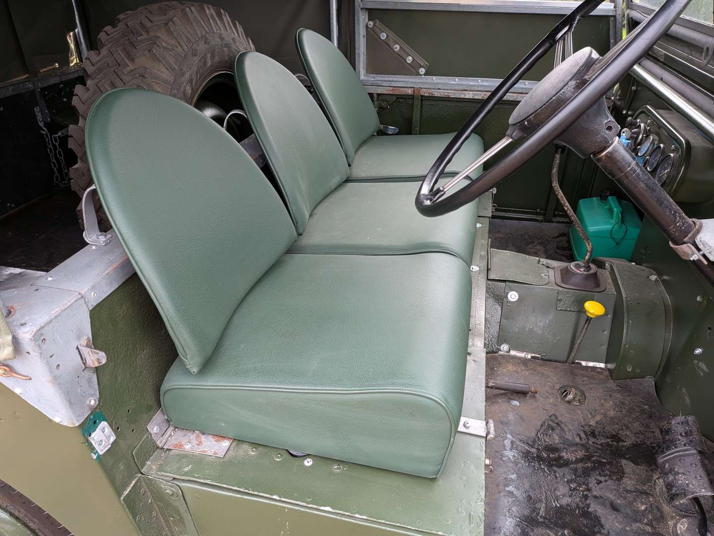 <p>1957 LAND ROVER SERIES 1 80"</p>