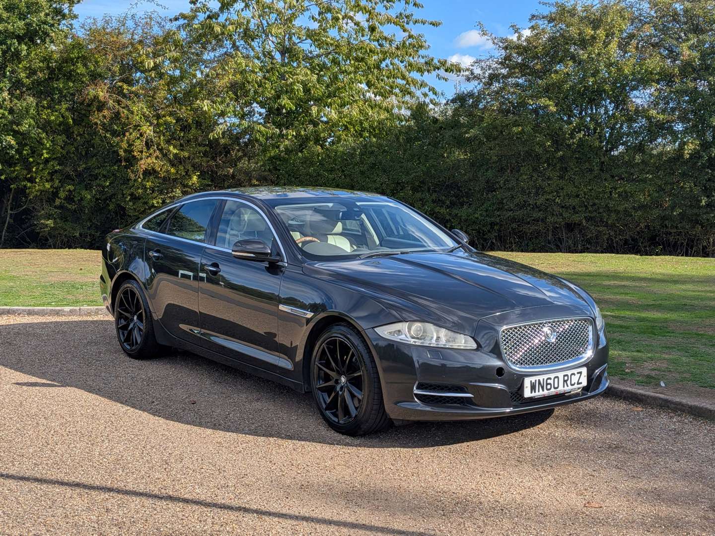<p>2010 JAGUAR XJ PREMIUM LUXURY V6</p>