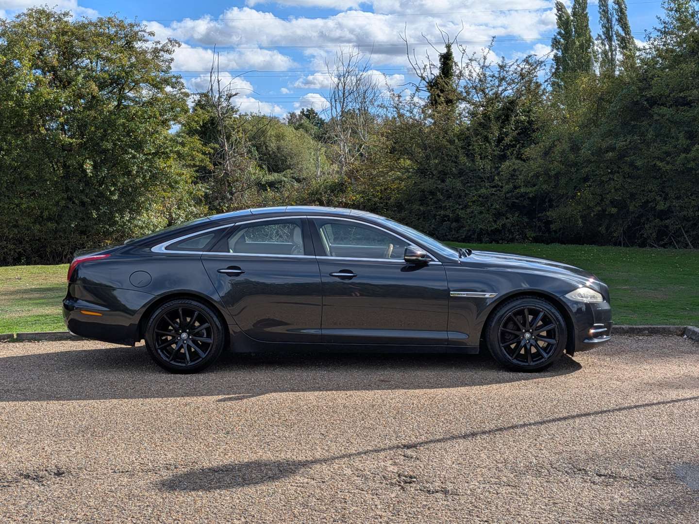 <p>2010 JAGUAR XJ PREMIUM LUXURY V6</p>