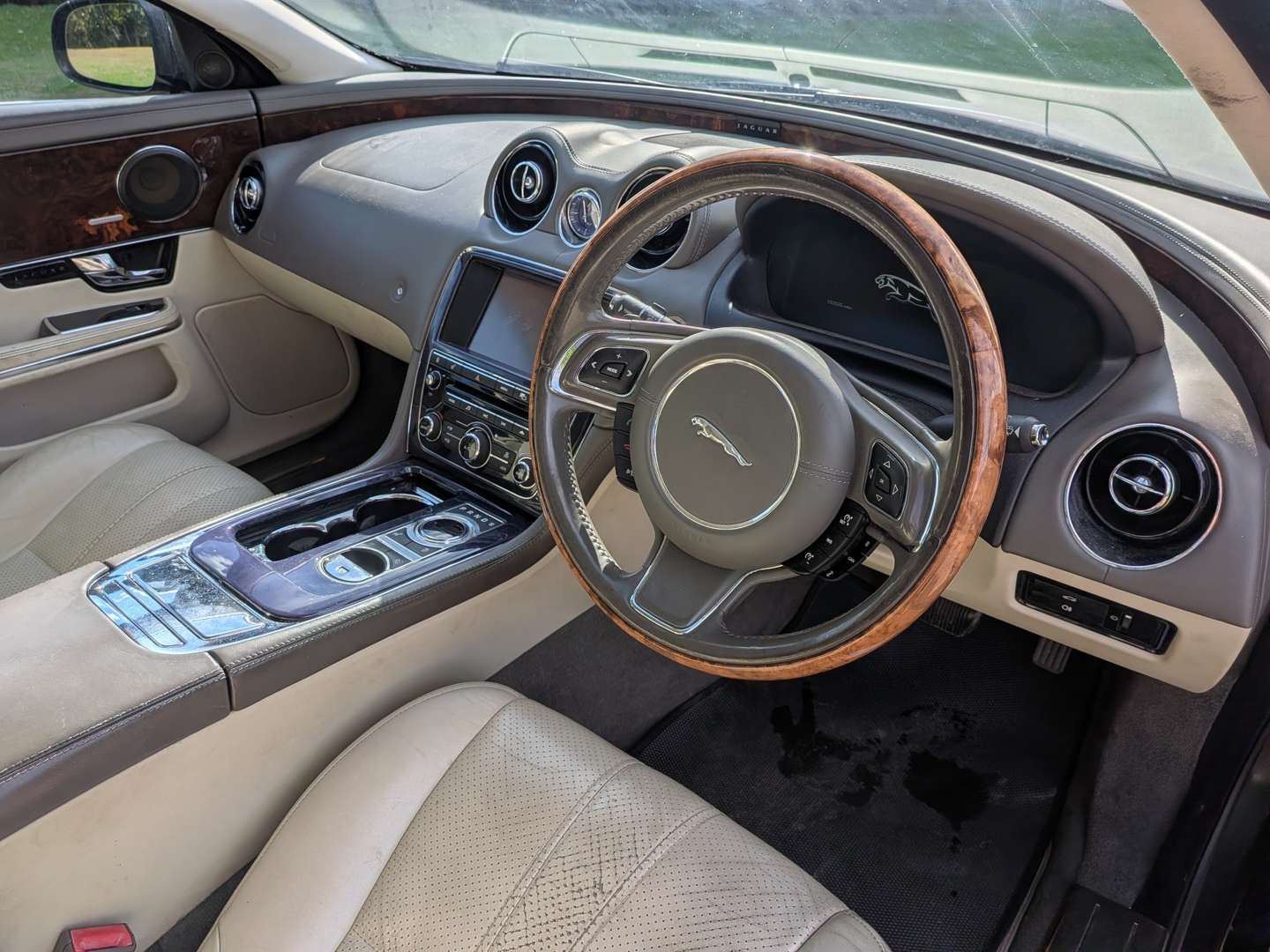 <p>2010 JAGUAR XJ PREMIUM LUXURY V6</p>