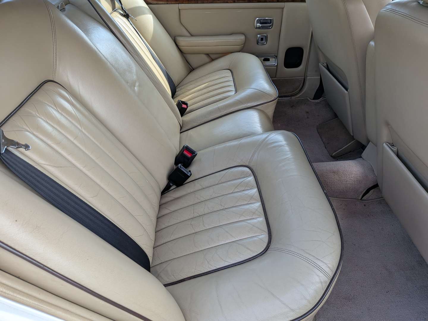 <p>1987 ROLLS ROYCE SILVER SPIRIT</p>