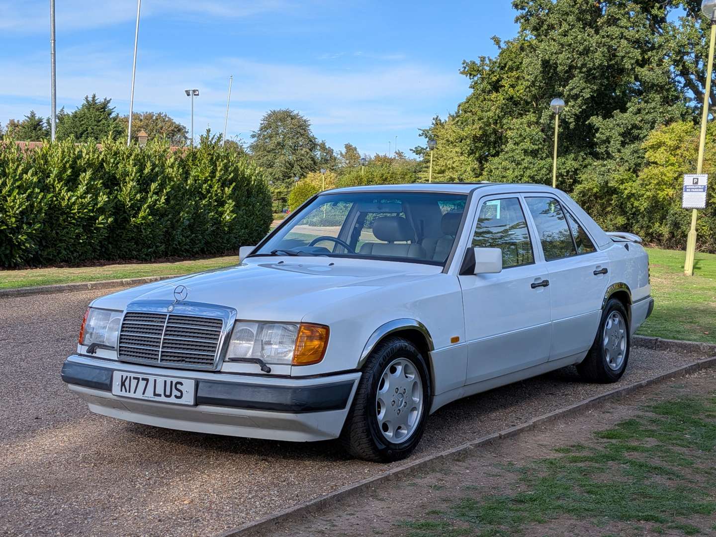 <p>1992 MERCEDES 300E W124 AUTO</p>