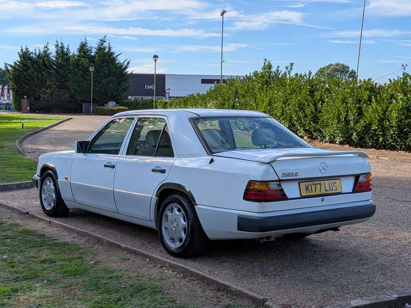 <p>1992 MERCEDES 300E W124 AUTO</p>