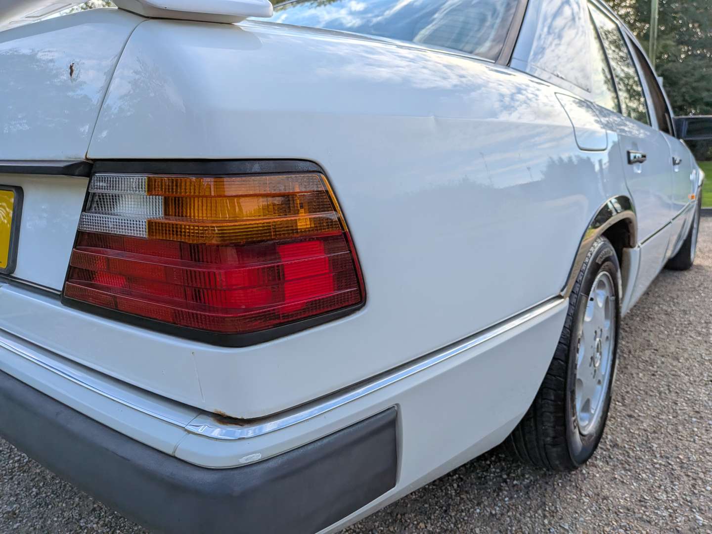<p>1992 MERCEDES 300E W124 AUTO</p>