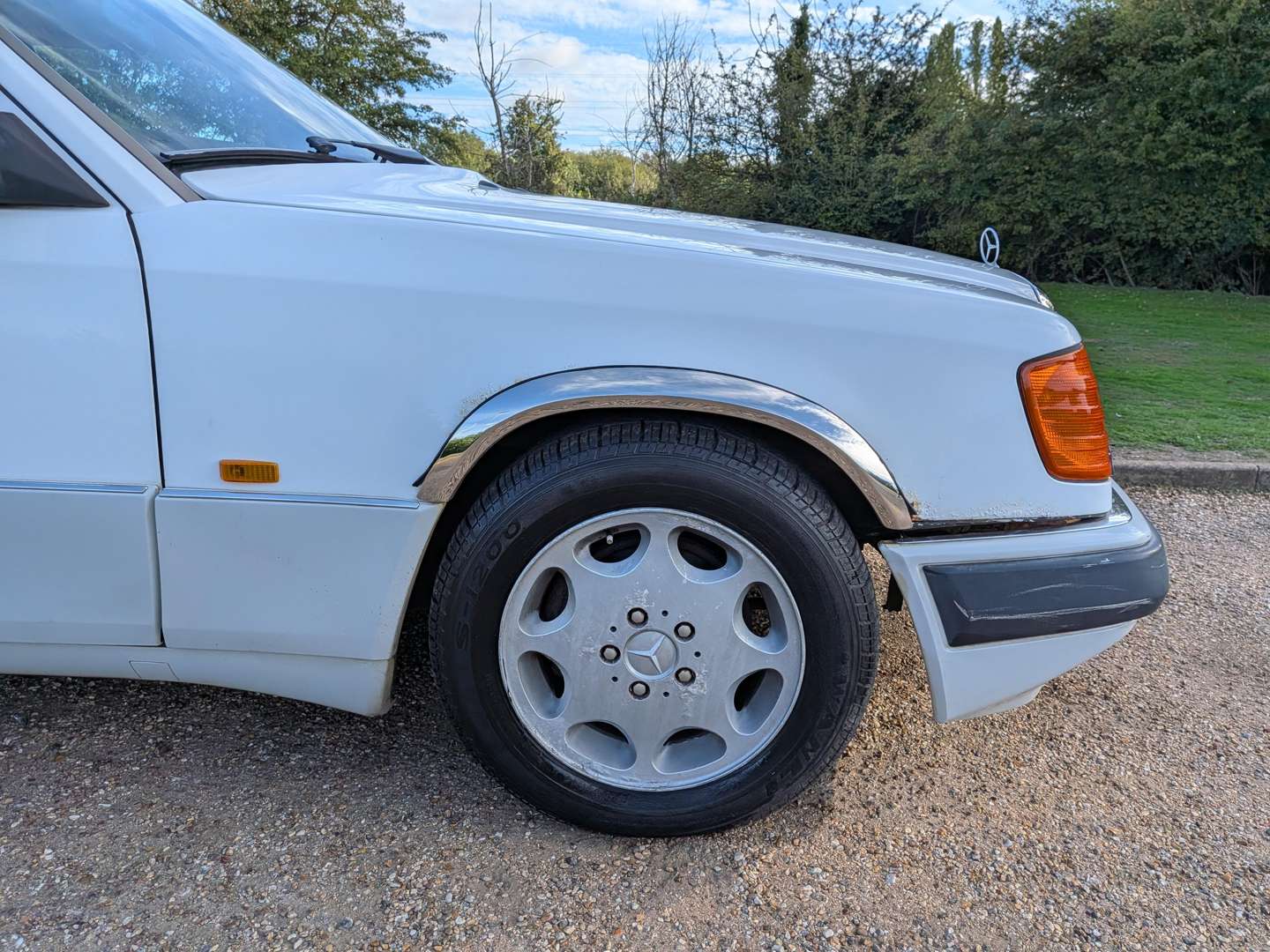 <p>1992 MERCEDES 300E W124 AUTO</p>