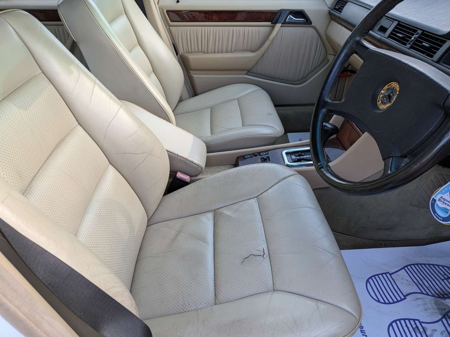 <p>1992 MERCEDES 300E W124 AUTO</p>
