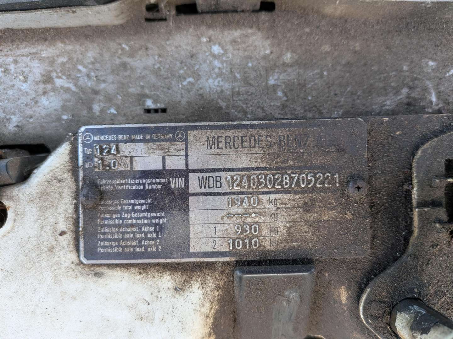 <p>1992 MERCEDES 300E W124 AUTO</p>