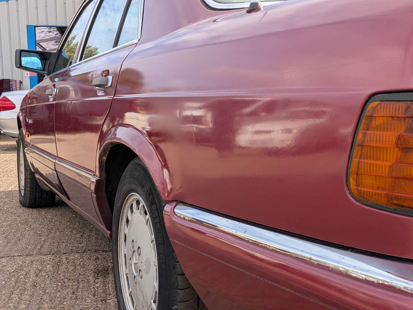 <p>1988 MERCEDES 300SE W126 AUTO</p>