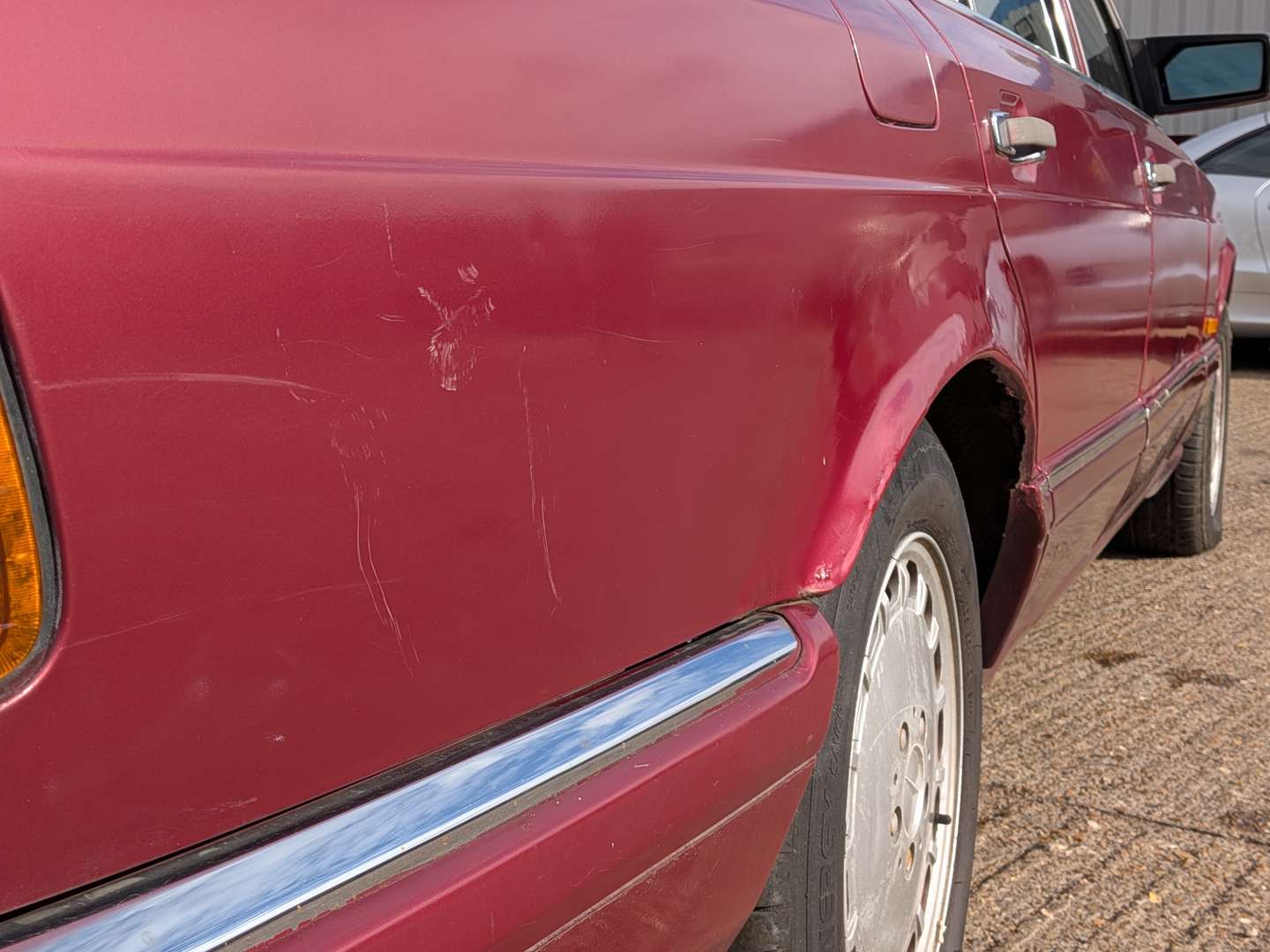 <p>1988 MERCEDES 300SE W126 AUTO</p>