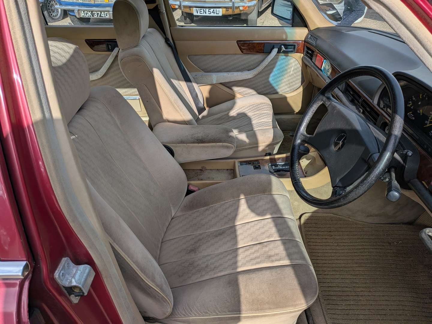 <p>1988 MERCEDES 300SE W126 AUTO</p>