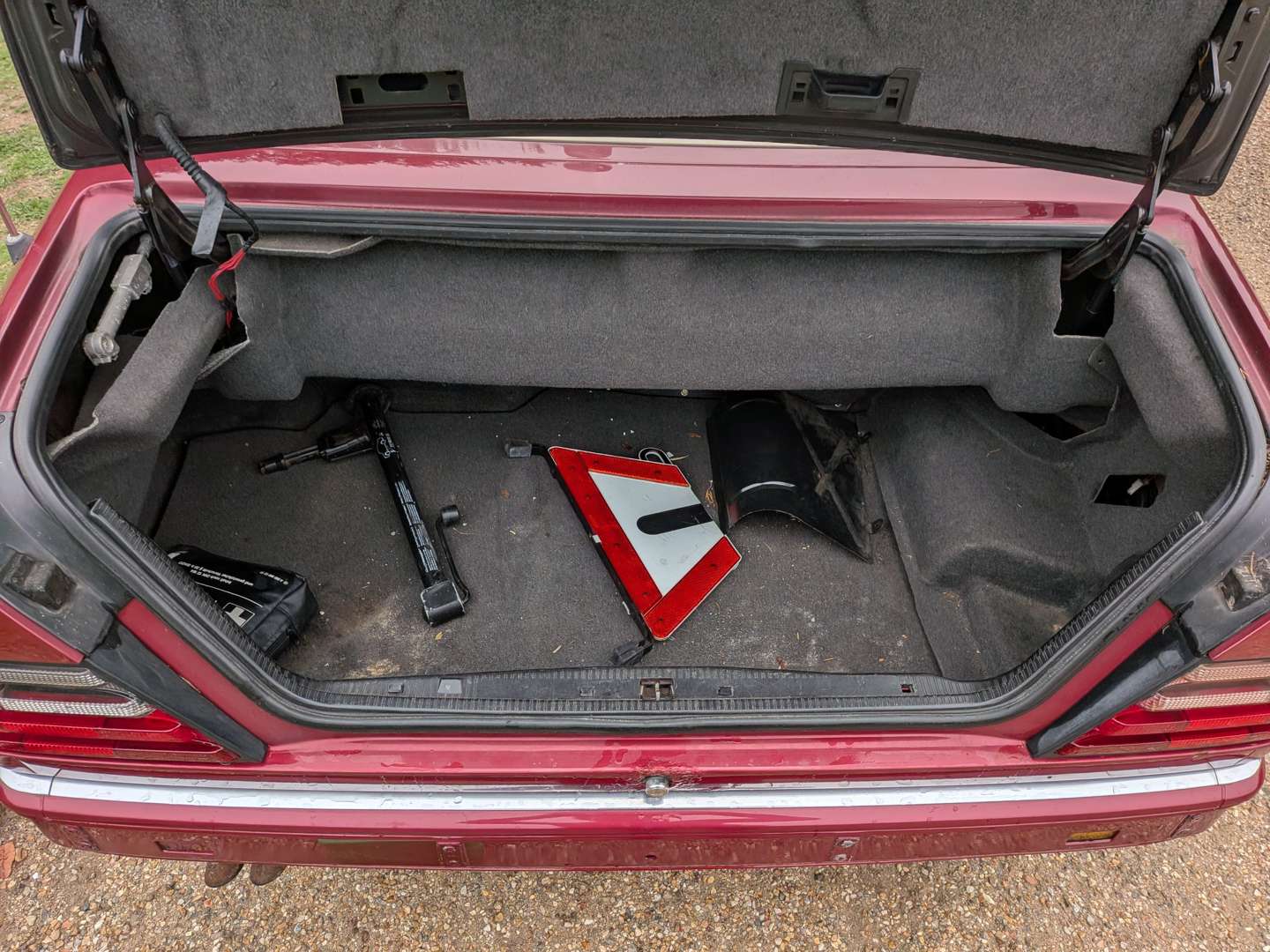 <p>1994 MERCEDES E320 W124 AUTO</p>