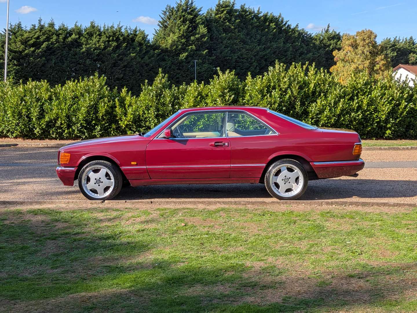 <p>1987 MERCEDES 500SEC C126</p>