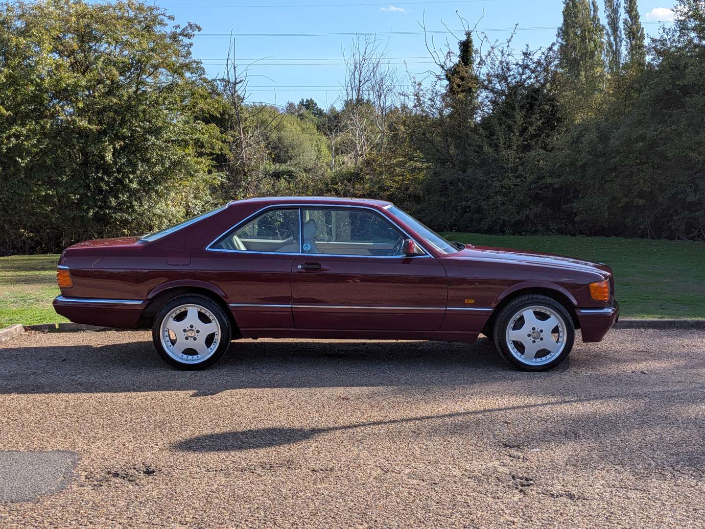 <p>1987 MERCEDES 500SEC C126</p>