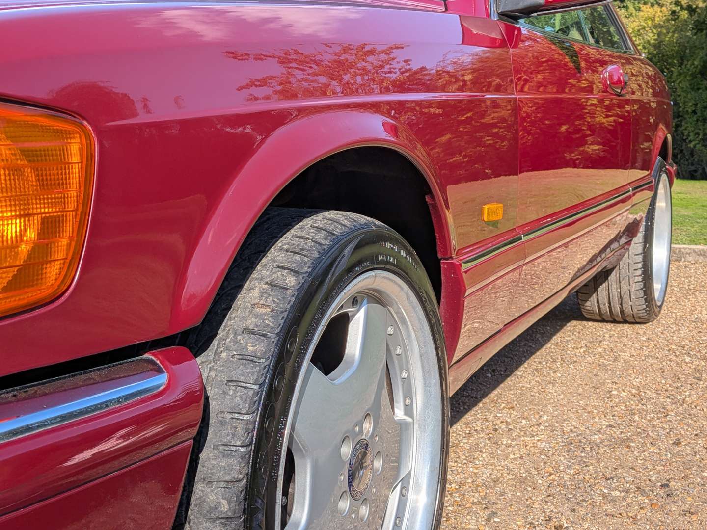 <p>1987 MERCEDES 500SEC C126</p>