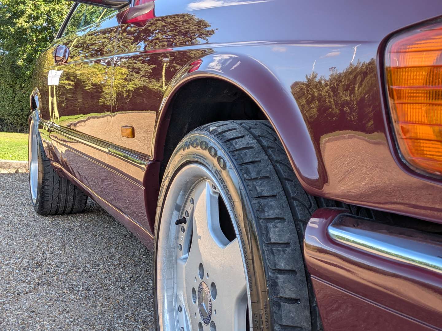 <p>1987 MERCEDES 500SEC C126</p>