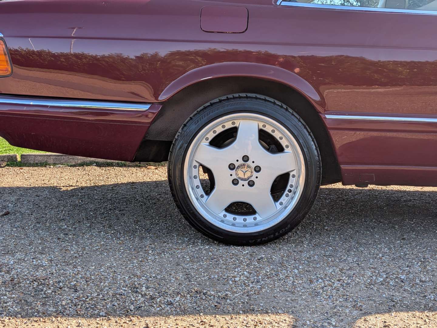 <p>1987 MERCEDES 500SEC C126</p>