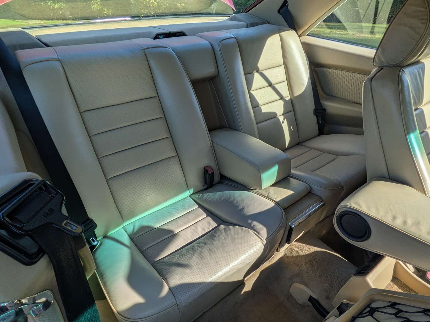 <p>1987 MERCEDES 500SEC C126</p>