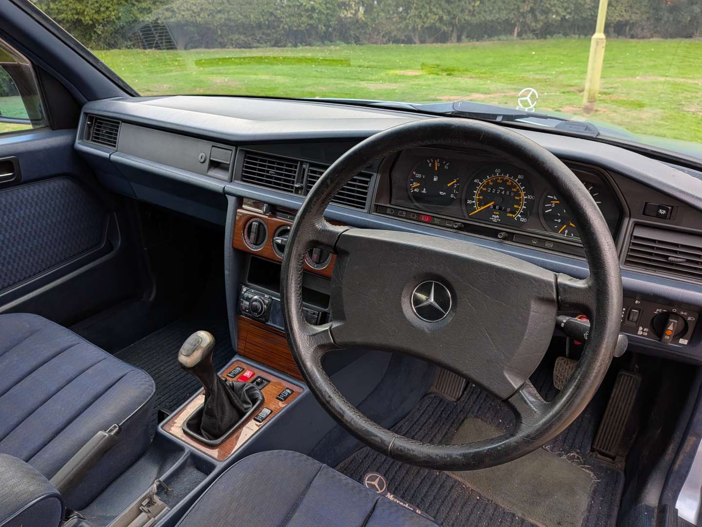 <p>1991 MERCEDES 190D W201</p>