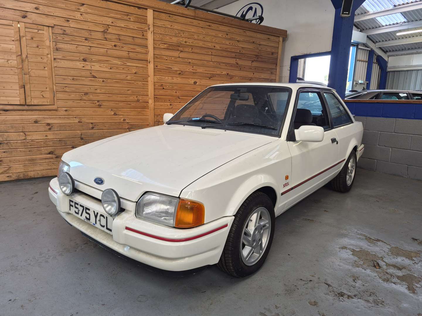 <p>1988 FORD ESCORT XR3 INJ - 63K MILES, ONE OWNER FROM NEW</p>