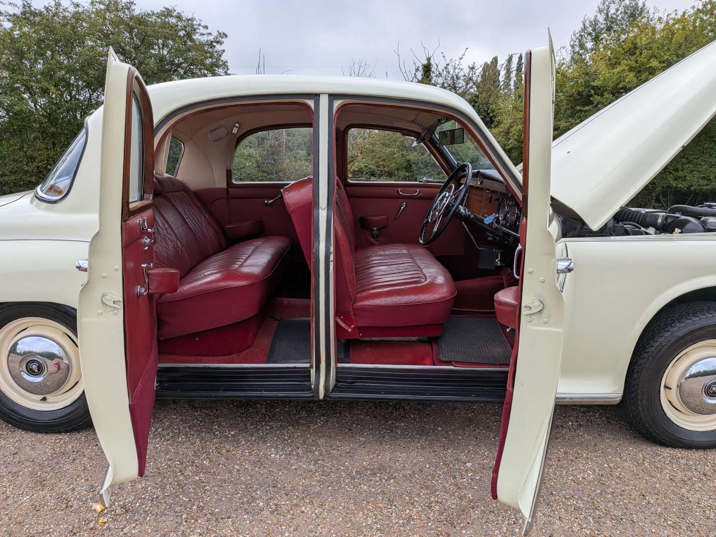<p>1961 ROVER P4 80</p>