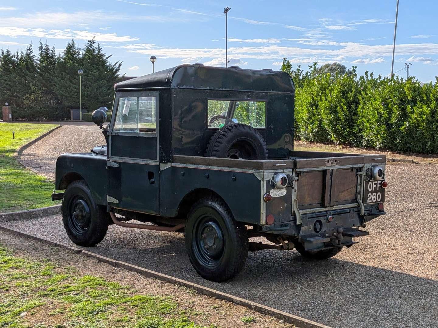 <p>1954 LAND ROVER SERIES 1 86"</p>