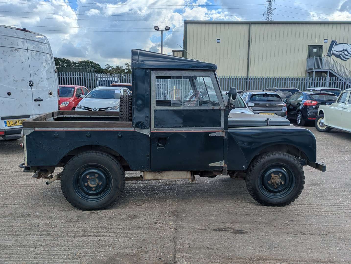 <p>1954 LAND ROVER SERIES 1 80"</p>