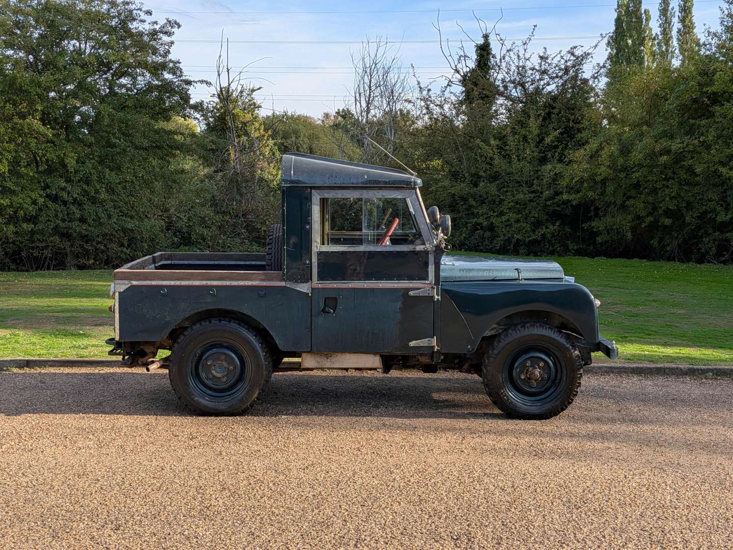 <p>1954 LAND ROVER SERIES 1 86"</p>