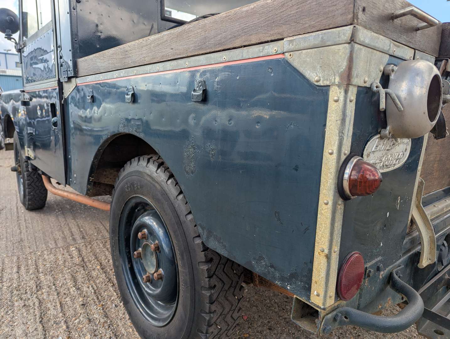 <p>1954 LAND ROVER SERIES 1 80"</p>