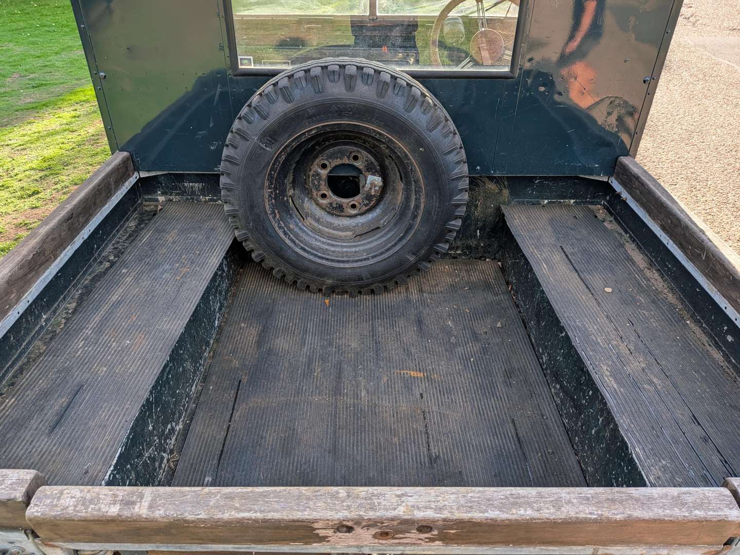 <p>1954 LAND ROVER SERIES 1 86"</p>