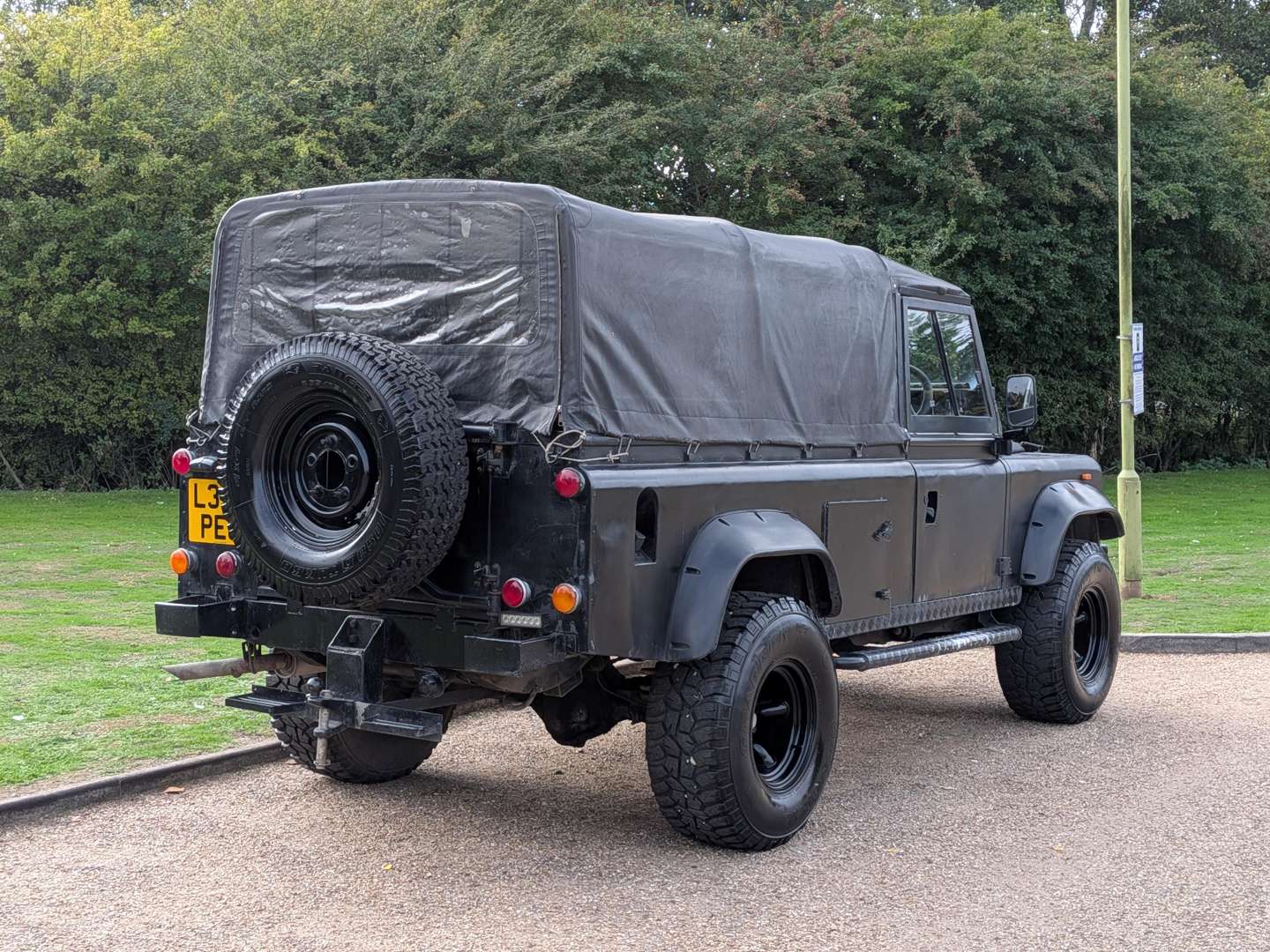 <p>1994 LAND ROVER DEFENDER 110</p>
