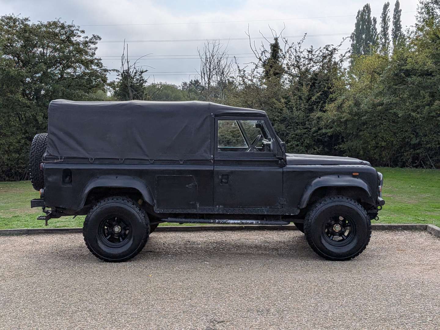 <p>1994 LAND ROVER DEFENDER 110</p>