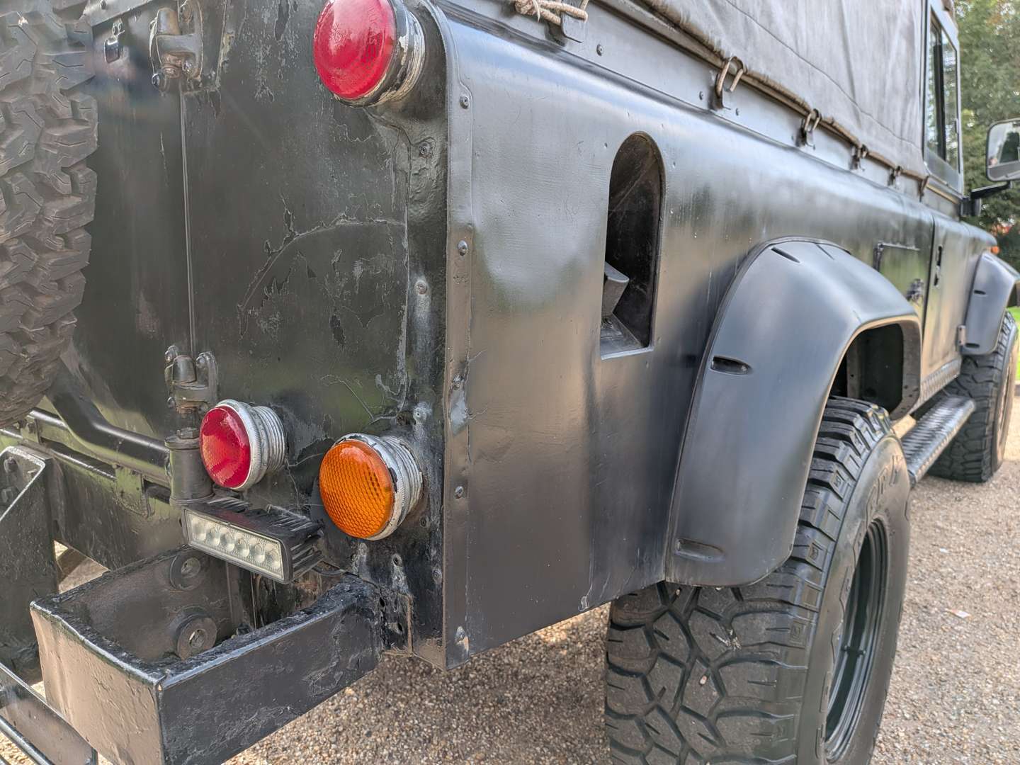 <p>1994 LAND ROVER DEFENDER 110</p>
