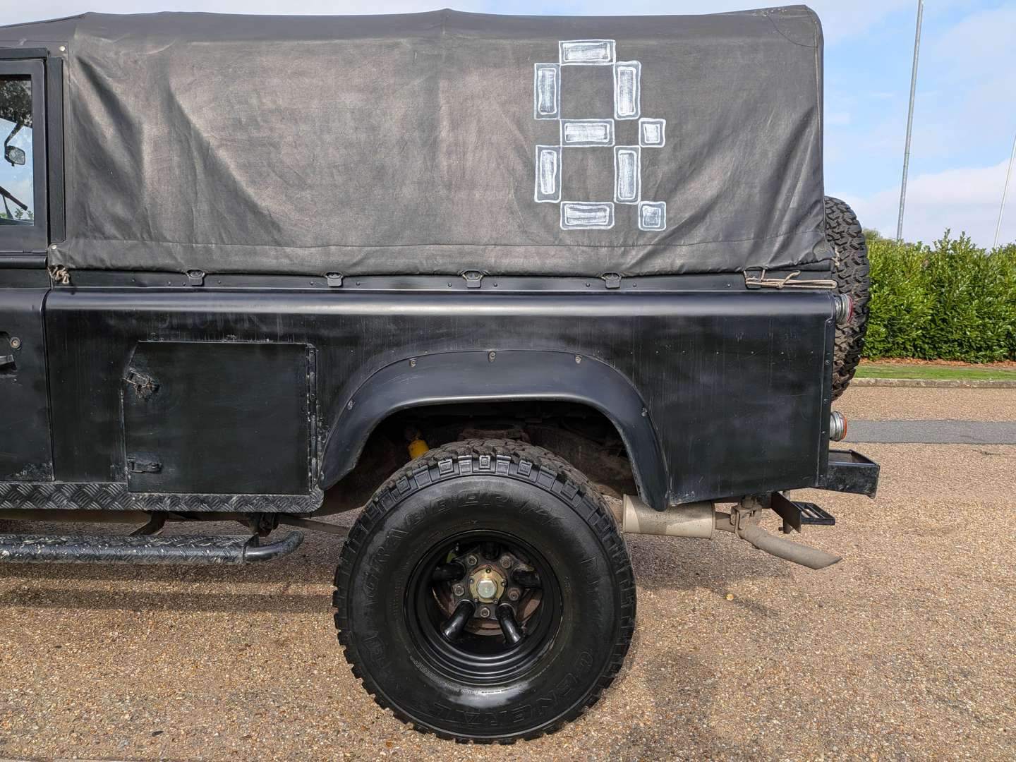 <p>1994 LAND ROVER DEFENDER 110</p>