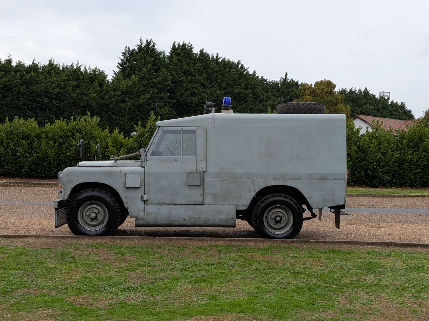 <p>1969 LAND ROVER SERIES 2A 109"</p>