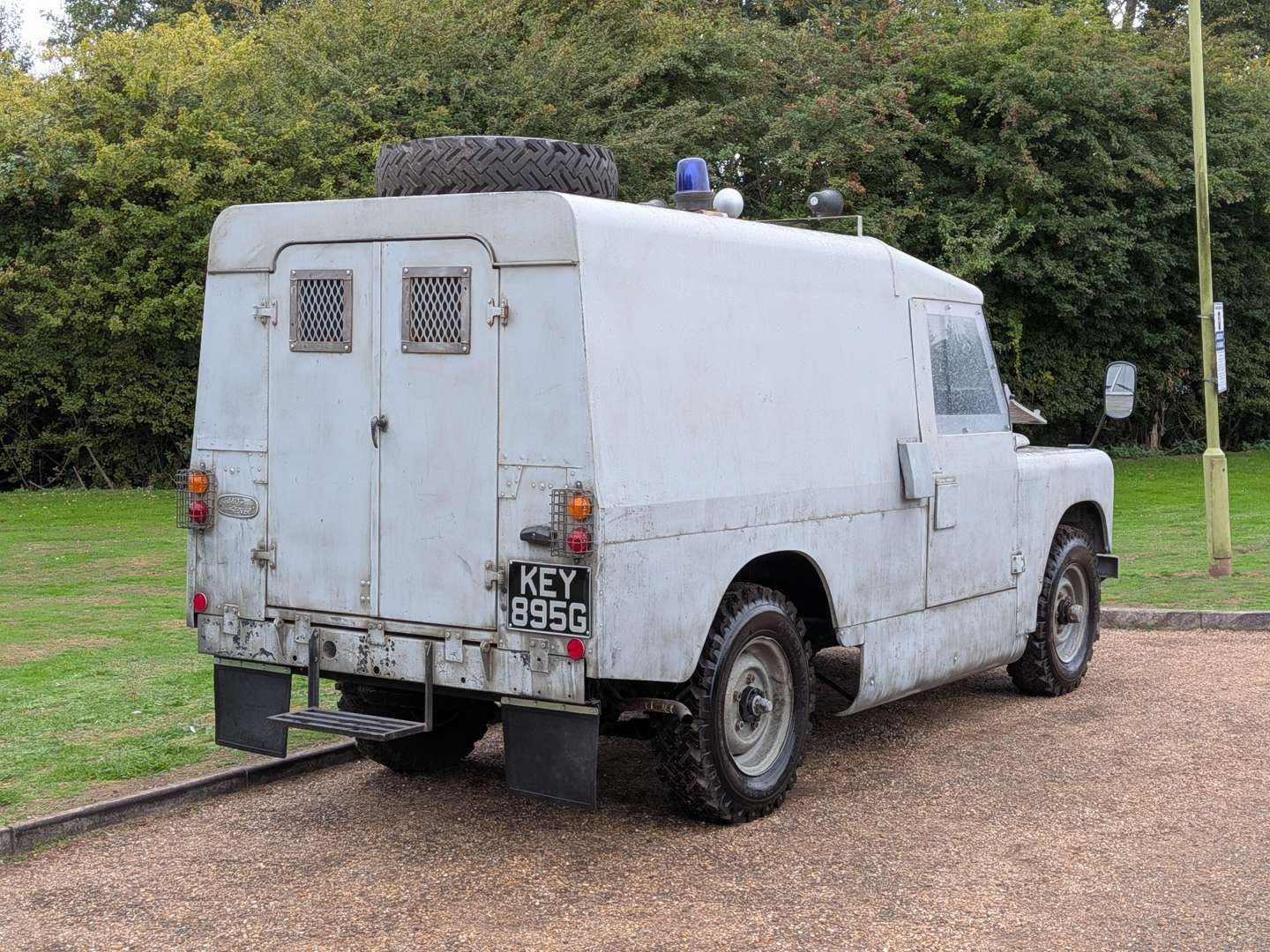 <p>1969 LAND ROVER SERIES 2A 109"</p>