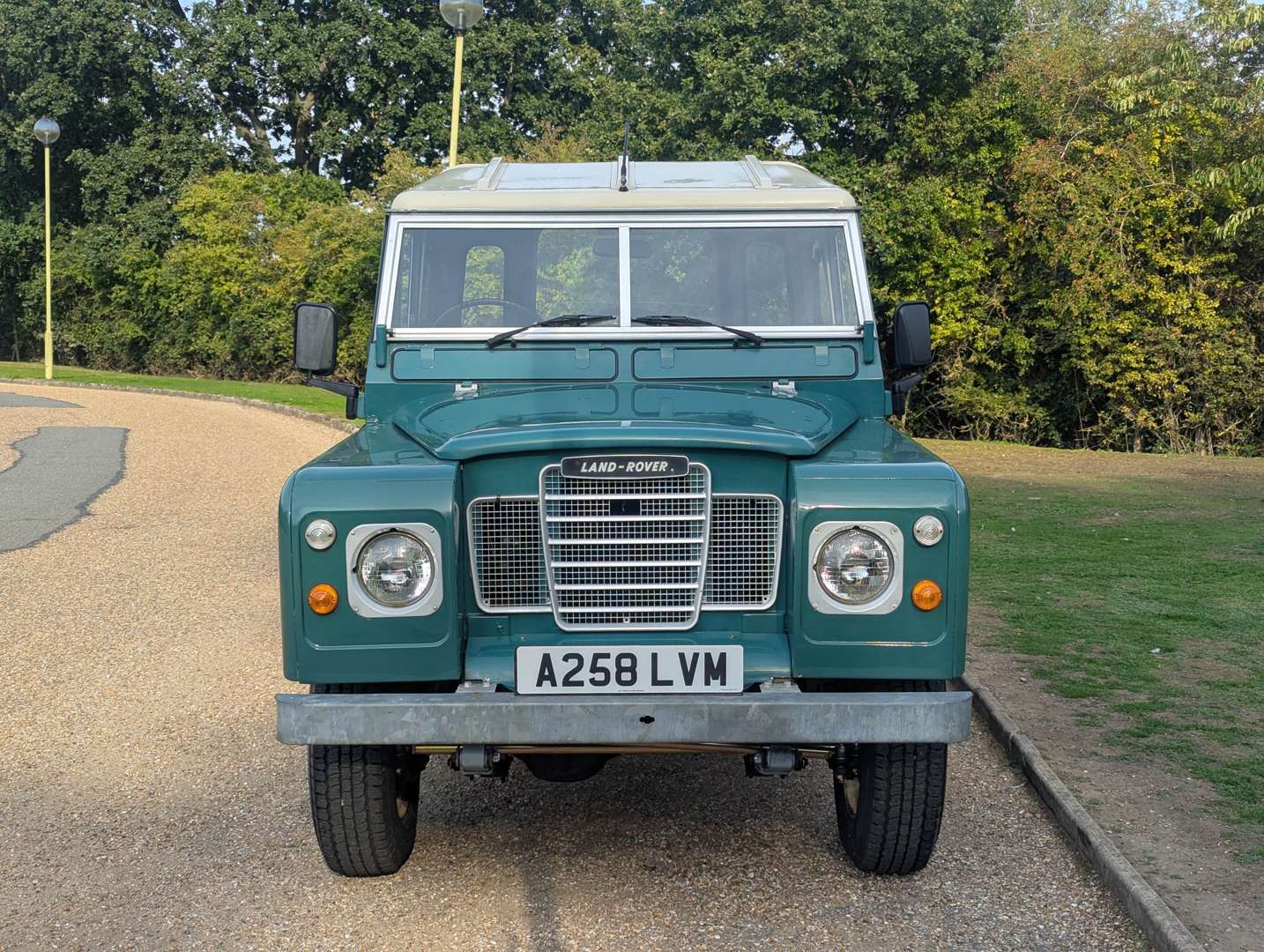 <p>1984 LAND ROVER SERIES 3 SWB</p>