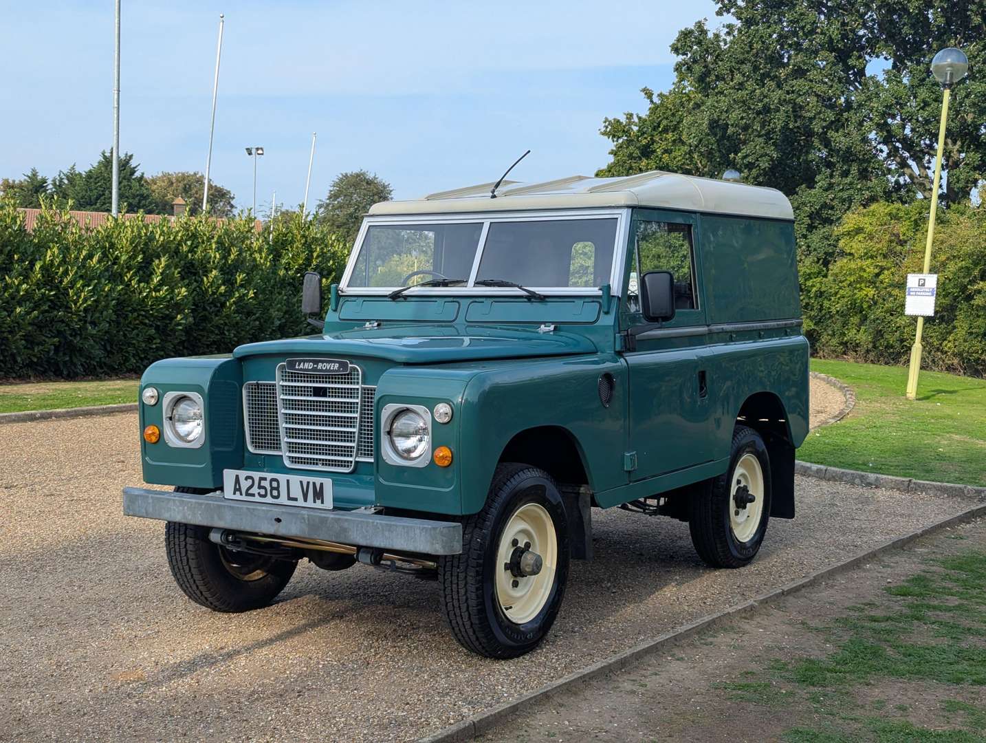<p>1984 LAND ROVER SERIES 3 SWB</p>