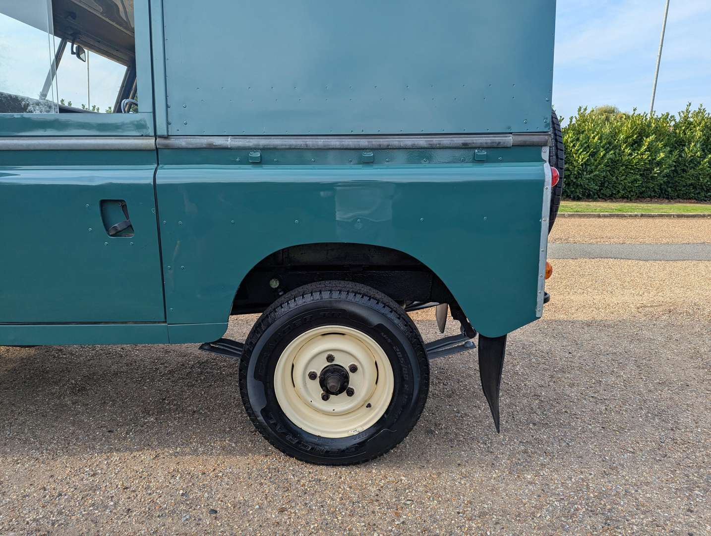 <p>1984 LAND ROVER SERIES 3 SWB</p>